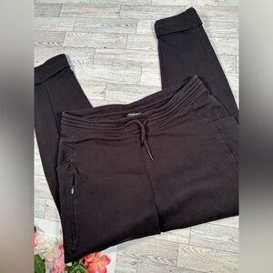 Women Patagonia pants size medium wash black